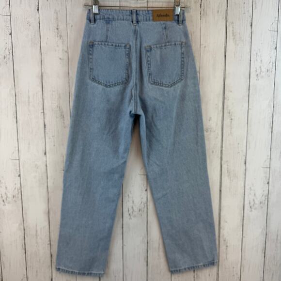 Afends Light Wash Cotton Denim High Rise Mom Straight Cropped Leg Jeans Size 2 - Picture 6 of 15